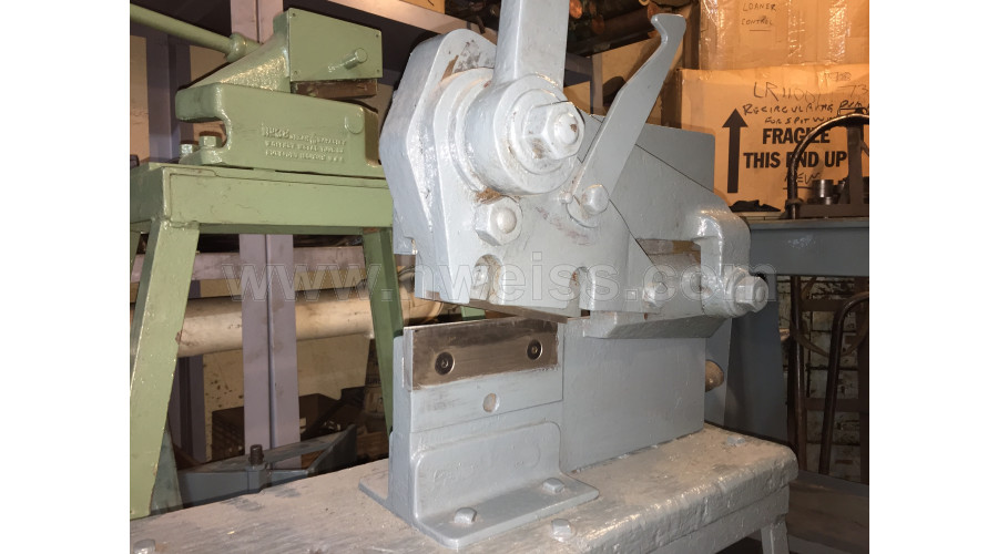 Manual Bench Shear on Stand