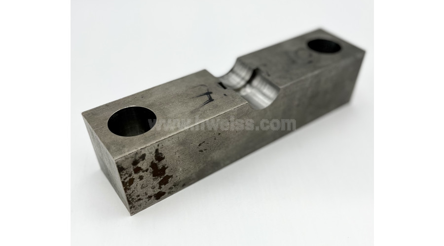 RD-00390 Lower Pivot Block (RD10)