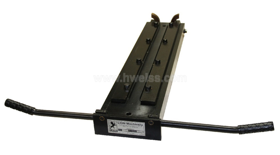 Lion 30" Double Sided Cheekbender