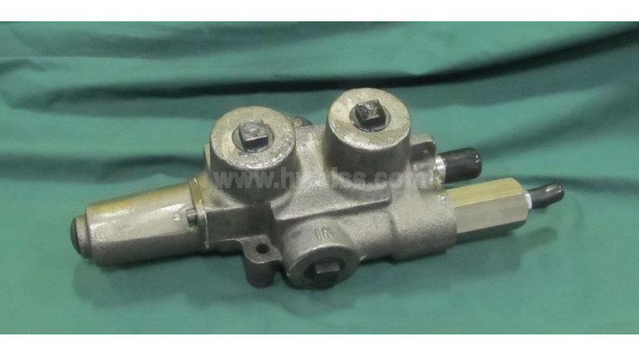 RD-01285 Hydraulic Pump Control Valve - Effective Sept. 2006 (RD10/15)